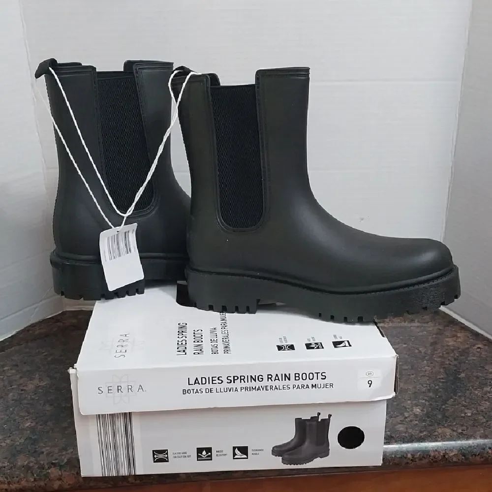 Serra Ladies Black Rain  and Garden Boots...SIZE 9...New in Box
